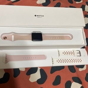 SERIES 3 APPLE WATCH